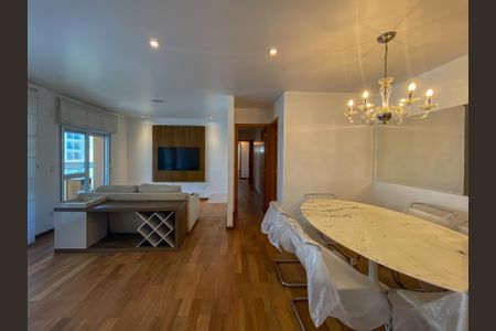 Apartamento para alugar com 129m², 4 quartos e 4 vagasSala