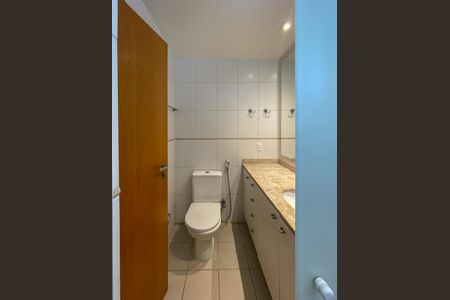 Apartamento para alugar com 129m², 4 quartos e 4 vagasBanheiro da Suíte 1