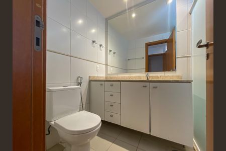 Apartamento para alugar com 129m², 4 quartos e 4 vagasBanheiro da Suíte 1