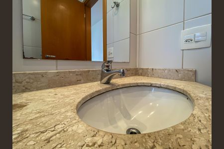 Apartamento para alugar com 129m², 4 quartos e 4 vagasBanheiro da Suíte 2