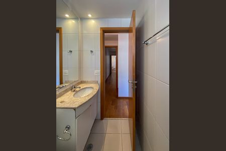 Apartamento para alugar com 129m², 4 quartos e 4 vagasBanheiro da Suíte 2