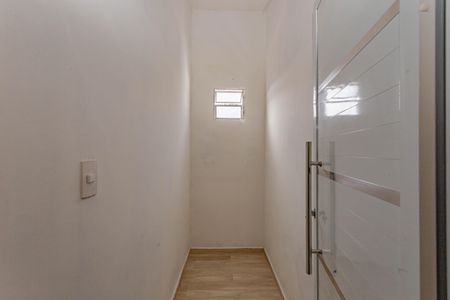 Corredor de casa para alugar com 3 quartos, 85m² em Vila Conde do Pinhal, São Paulo