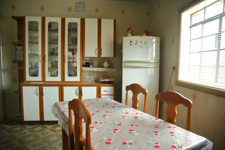 Casa à venda com 236m², 3 quartos e 2 vagasCozinha 