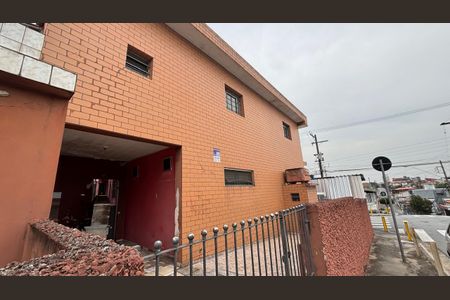 Casa à venda com 236m², 3 quartos e 2 vagas Casa à venda com 236m², 3 quartos e 2 vagasFachada