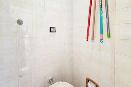 Apartamento para alugar com 70m², 2 quartos e 1 vaga Apartamento para alugar com 70m², 2 quartos e 1 vagaBanheiro de Serviço