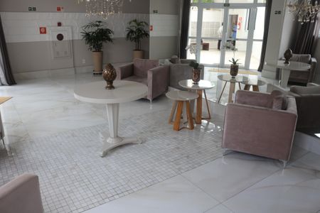 Apartamento à venda com 72m², 2 quartos e 2 vagasHall social