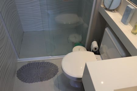 Apartamento à venda com 72m², 2 quartos e 2 vagasBanheiro da Suíte