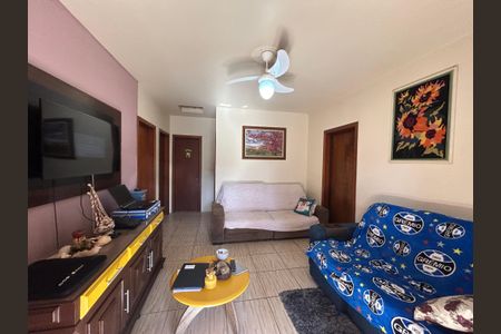 Casa à venda com 113m², 3 quartos e 2 vagasSala