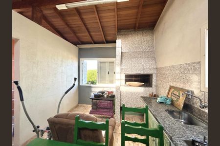 Casa à venda com 113m², 3 quartos e 2 vagasSala