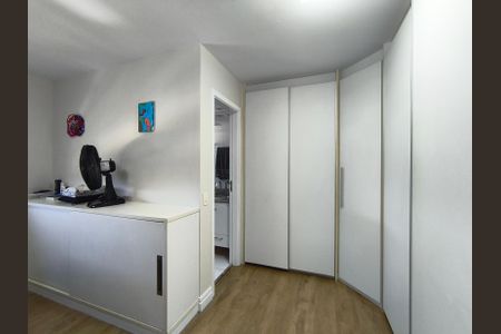 Apartamento à venda com 111m², 3 quartos e 2 vagas Apartamento à venda com 111m², 3 quartos e 2 vagasSuíte