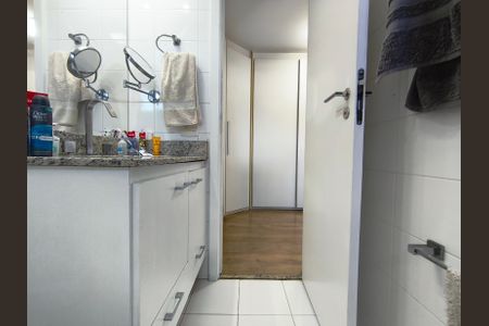 Apartamento à venda com 111m², 3 quartos e 2 vagas Apartamento à venda com 111m², 3 quartos e 2 vagasBanheiro da Suíte