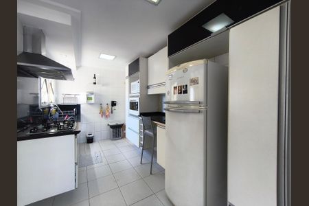 Apartamento à venda com 111m², 3 quartos e 2 vagas Apartamento à venda com 111m², 3 quartos e 2 vagasCozinha