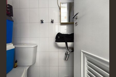 Apartamento à venda com 111m², 3 quartos e 2 vagas Apartamento à venda com 111m², 3 quartos e 2 vagasBanheiro de Serviço