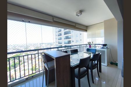 Apartamento à venda com 111m², 3 quartos e 2 vagas Apartamento à venda com 111m², 3 quartos e 2 vagasVaranda