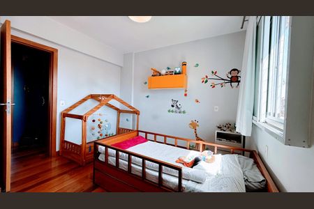 Apartamento à venda com 204m², 3 quartos e 2 vagasQuarto 2