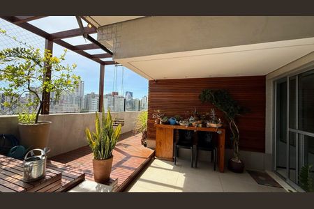 Apartamento à venda com 204m², 3 quartos e 2 vagasCobertura
