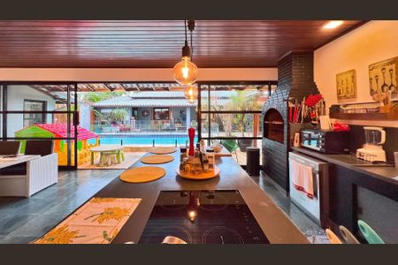 Casa à venda com 420m², 4 quartos e 2 vagas