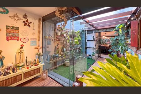 Casa à venda com 420m², 4 quartos e 2 vagas