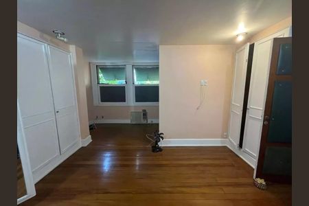 Casa à venda com 195m², 6 quartos e 1 vaga