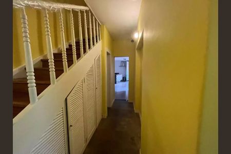 Casa à venda com 195m², 6 quartos e 1 vaga