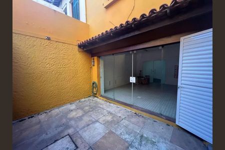 Casa à venda com 195m², 6 quartos e 1 vaga