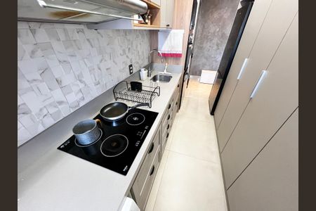 Apartamento à venda com 72m², 2 quartos e 1 vagaCozinha e Área de Serviço