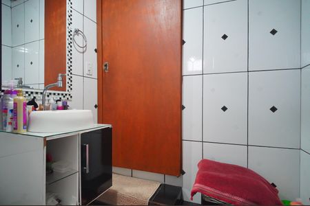 Casa à venda com 120m², 3 quartos e 3 vagasBanheiro da Suíte 2