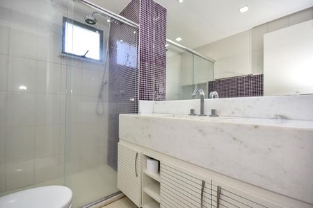 Apartamento à venda com 124m², 4 quartos e 2 vagasBanheiro da Suíte  3