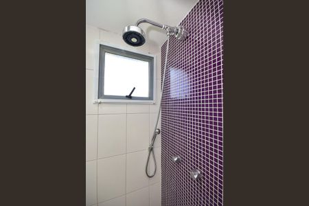 Apartamento à venda com 124m², 4 quartos e 2 vagasChuveiro do banheiro da Suíte 3