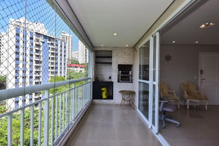 Apartamento à venda com 124m², 4 quartos e 2 vagasVaranda