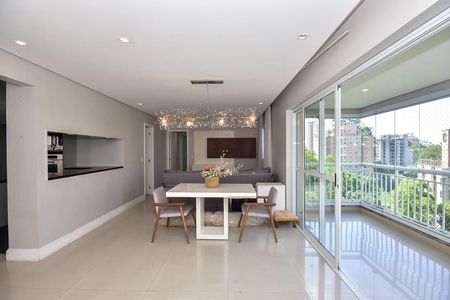 Apartamento à venda com 124m², 4 quartos e 2 vagasSala