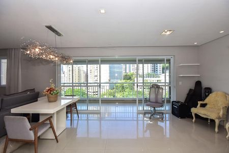 Apartamento à venda com 124m², 4 quartos e 2 vagasSala