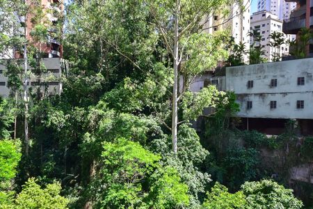 Apartamento à venda com 124m², 4 quartos e 2 vagasVista da Suíte 1