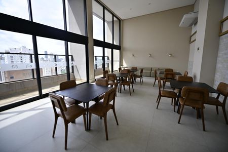 Apartamento para alugar com 64m², 2 quartos e 1 vagaÁrea comum