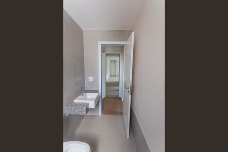 Apartamento à venda com 68m², 2 quartos e 2 vagasBanheiro da Suíte