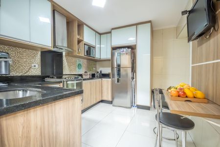 Casa à venda com 180m², 2 quartos e 4 vagas Casa à venda com 180m², 2 quartos e 4 vagasCozinha
