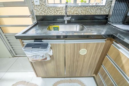 Casa à venda com 180m², 2 quartos e 4 vagas Casa à venda com 180m², 2 quartos e 4 vagasCozinha