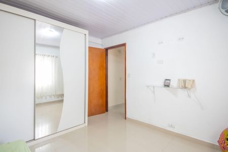 Casa à venda com 180m², 2 quartos e 4 vagas Casa à venda com 180m², 2 quartos e 4 vagasQuarto 2