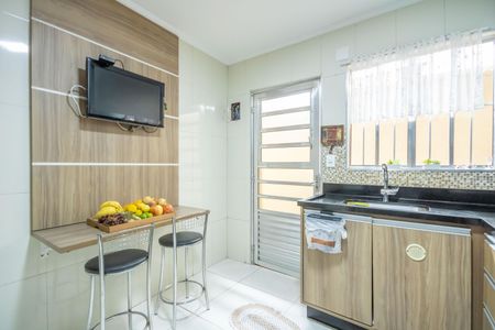 Casa à venda com 180m², 2 quartos e 4 vagas Casa à venda com 180m², 2 quartos e 4 vagasCozinha