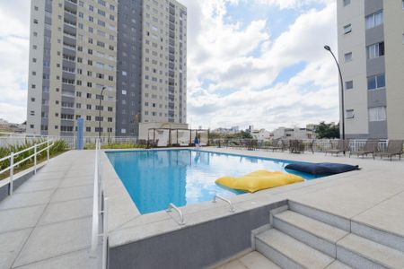 Apartamento à venda com 52m², 2 quartos e 1 vaga Apartamento à venda com 52m², 2 quartos e 1 vagaÁrea comum - Piscina