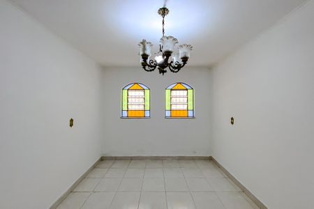 Casa à venda com 194m², 4 quartos e 2 vagas Casa à venda com 194m², 4 quartos e 2 vagasSala de Jantar