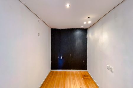 Casa à venda com 194m², 4 quartos e 2 vagas Casa à venda com 194m², 4 quartos e 2 vagasQuarto de Serviço