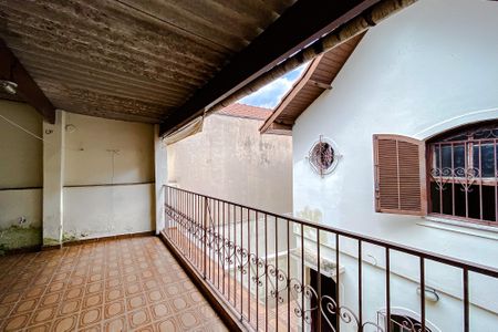 Casa à venda com 194m², 4 quartos e 2 vagas Casa à venda com 194m², 4 quartos e 2 vagasÁrea externa