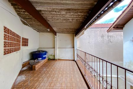 Casa à venda com 194m², 4 quartos e 2 vagas Casa à venda com 194m², 4 quartos e 2 vagasÁrea externa