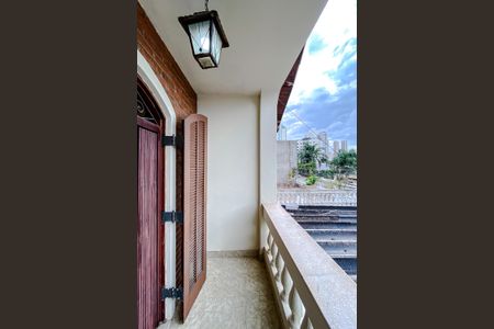 Casa à venda com 194m², 4 quartos e 2 vagas Casa à venda com 194m², 4 quartos e 2 vagasVaranda da Suíte