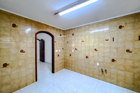 Casa à venda com 194m², 4 quartos e 2 vagas Casa à venda com 194m², 4 quartos e 2 vagasCozinha