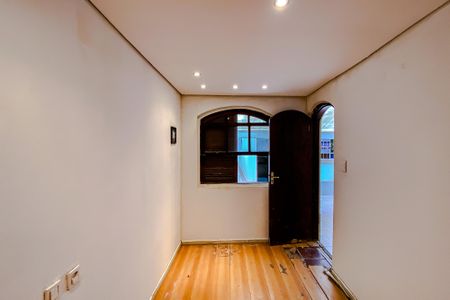 Casa à venda com 194m², 4 quartos e 2 vagas Casa à venda com 194m², 4 quartos e 2 vagasQuarto de Serviço