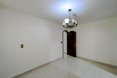 Casa à venda com 194m², 4 quartos e 2 vagas Casa à venda com 194m², 4 quartos e 2 vagasSala de Jantar