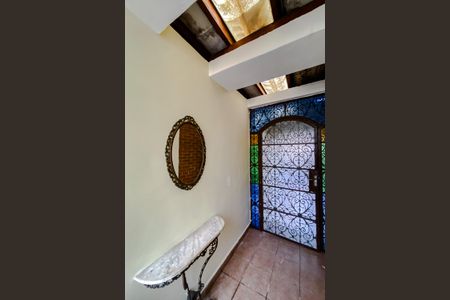 Casa à venda com 194m², 4 quartos e 2 vagas Casa à venda com 194m², 4 quartos e 2 vagasHall de entrada