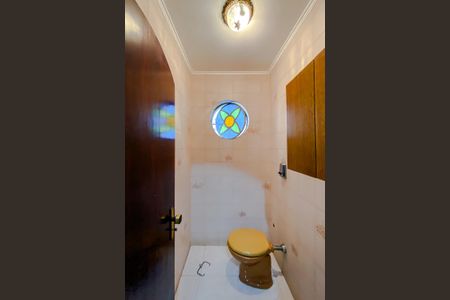 Casa à venda com 194m², 4 quartos e 2 vagas Casa à venda com 194m², 4 quartos e 2 vagasLavabo